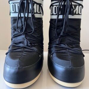 Moon Boots Winter Snow Boots, Never Worn, Women's Size 8